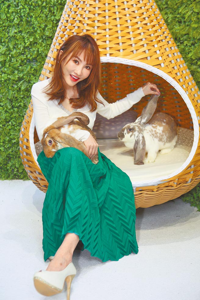 王宥忻家中动物们每个月营养品等开销高达数10万元。（张铠乙摄）