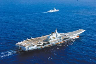 大陸航母穿越宮古海峽 日本首度派出雲號跟監