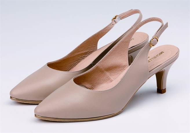 京站的Michelle Park简约素面后空尖头跟鞋，原价4880元，特价990元。（京站提供）