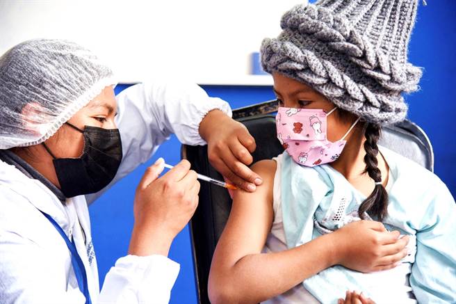 美国与瑞士的跨国研究显示，美国娇生疫苗、俄罗斯卫星-V（Sputnik-V）疫苗、大陆国药（Sinopharm）疫苗在对抗Omicron时，几乎没有出现中和反应。（资料照／路透社）