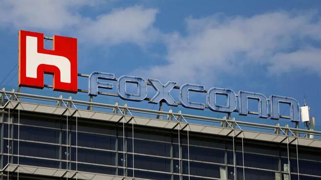 富士康印度廠發生食物中毒，員工住院事件。食物中毒事件引發工廠工人與家屬上街抗議。(圖/路透社)