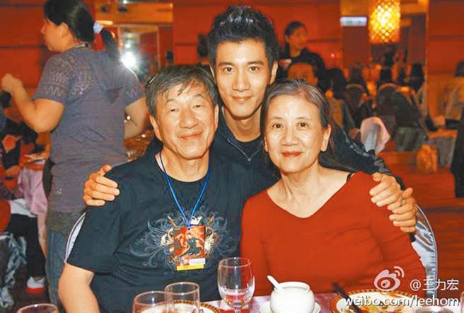 王力宏PO文反擊前妻，卻因錯字太多被網友吐槽。（翻攝微博）