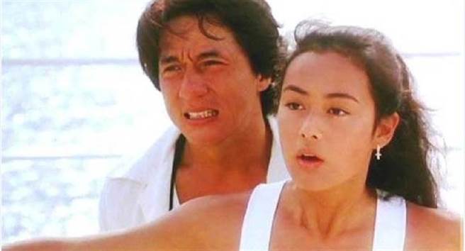 成龙曾合作女星眾多，也频传花边新闻，图为和后藤久美子一起合拍电影《城市猎人》。（图／微博）