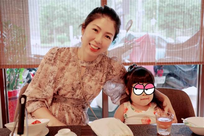 女人大律師李怡貞發文風格霹靂，近日針對「力靚門」風波頻頻仗義直言。（圖／截取自女人大律師李怡貞臉書）