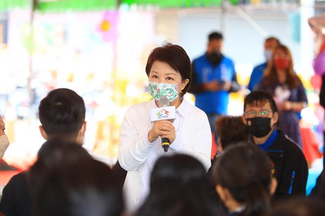 台中市長盧秀燕表示，工期預計1年半，工程總經費1億5400萬元，預計2023年完工，橋梁跨距河道將拓寬至27公尺，提高河道通洪能力，保障民眾通行安全。（盧金足攝）