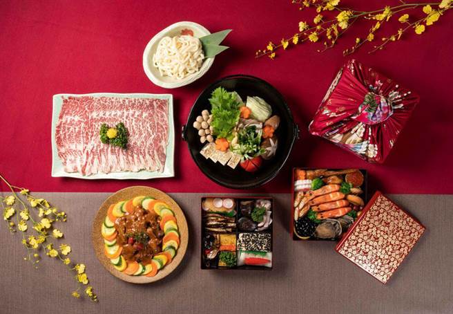 新竹喜來登「迎月庭日式料理」推出年節經典「日式重箱年菜」、「牛肉壽喜燒火鍋」。（新竹喜來登提供／羅浚濱新竹傳真）