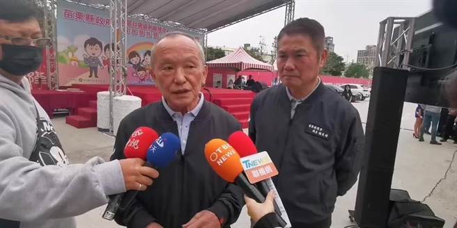 苗栗县长徐耀昌20日提醒执政党不要贸然提竹竹併，否则将民进党都赔进去。（谢明俊摄）