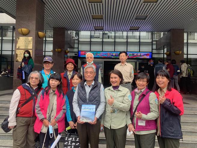 玉山國家公園管理處成立36周年，發表新書《玉山煙雲》、《鍾愛玉山》。（廖志晃攝）