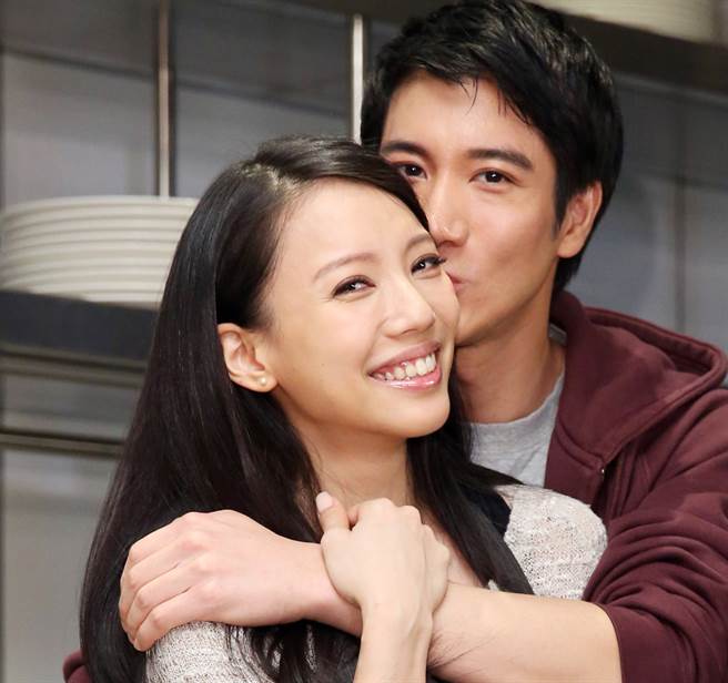 占星专家分析指出，李靓蕾的爱情牌是命运之轮，渴望恋爱的感觉，相信命中注定，一旦爱上就会非常执着。（图／本报资料照片、张佑铭摄）