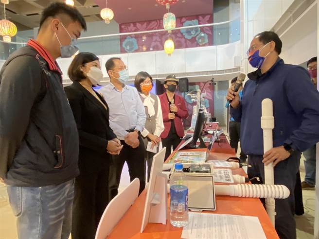 「云林县数位农业行动平台」，培养「科技农民」提升竞争力。（张朝欣摄）