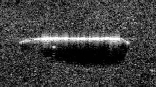 水下探测器发现海床上的二战鱼雷。(图/挪威海军)