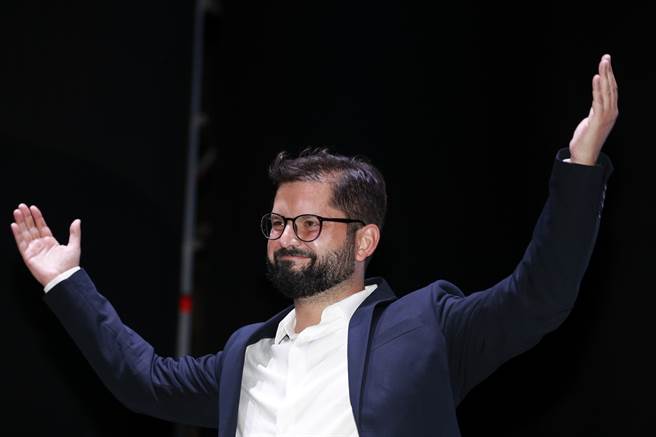 左派議員柏瑞克（Gabriel Boric）。(圖／美聯社)