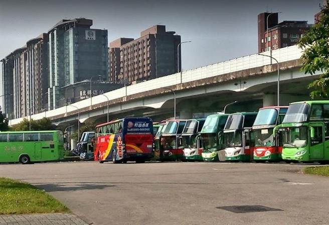 今年12月22日起至明年2月25日，「行一大客車停車場」作為春節防疫專車運轉接駁站。（台北市議員張斯綱研究室提供／張立勳台北傳真）