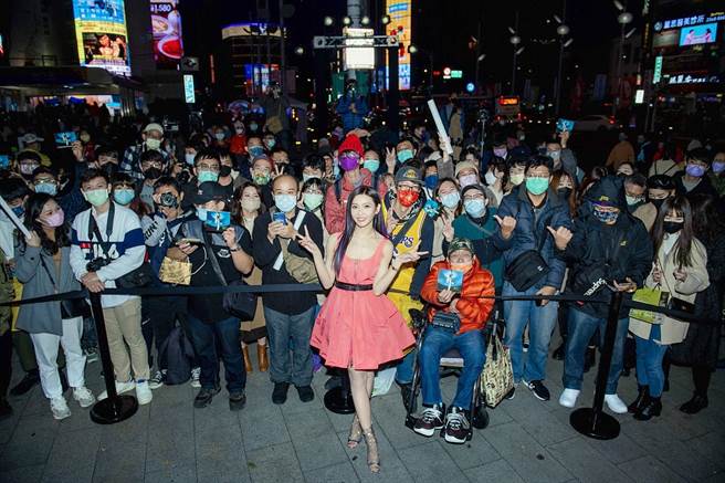 夏子薇日前举办粉丝见面会。（薇波炉工作室提供）