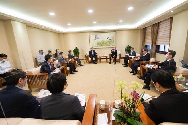 （行政院长苏贞昌主持扩大防疫会议。图／行政院提供）