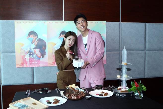 郭书瑶（左）、蔡凡熙今出席电影《再说一次我愿意》圣诞茶叙。（皮诺丘电影提供）