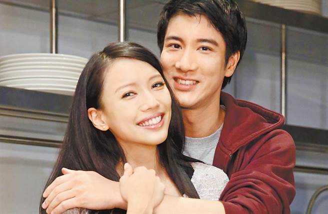 王力宏20日終於道歉，並承諾將北市4.8億豪宅過戶到李靚蕾名下。（中時資料照）