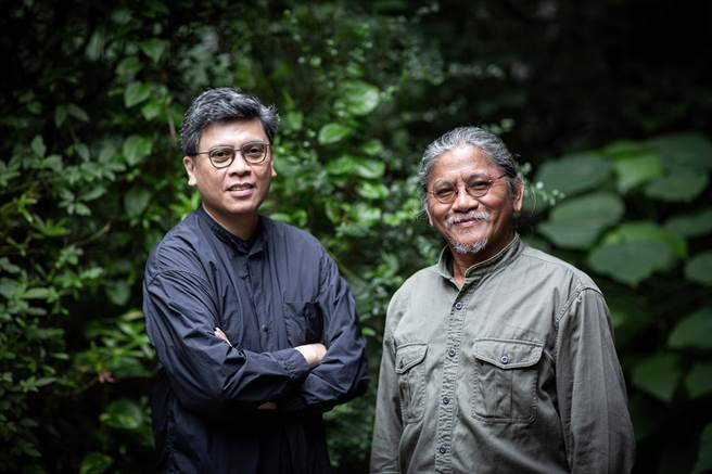 图右为国家文艺奖得主艺术家撒古流．巴瓦瓦隆。（报系资料照）