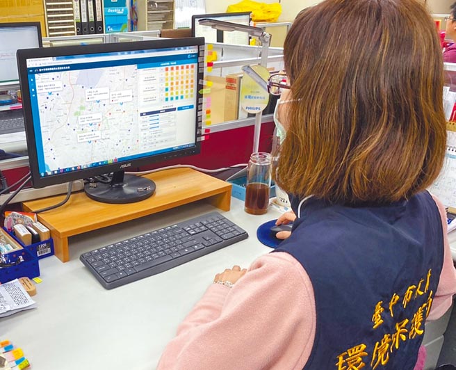 台中市環保局攜手逢甲大學環境科技與智慧研究中心，成功開發「人工智慧溶氧計算機」，可透過數據分析預測未來7天水中溶氧情況。（台中市環保局提供／林欣儀台中傳真）