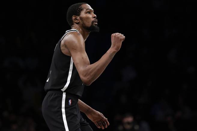 籃網目前包含杜蘭特在內10名球員遭隔離，3名球員受傷，只剩8名可用之兵。（美聯社資料照）