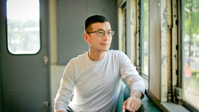 早在王力宏道歉前日便曾发文忠告，疗心作家吴若权详尽解说「情感操纵」。（图／截取自吴若权脸书）