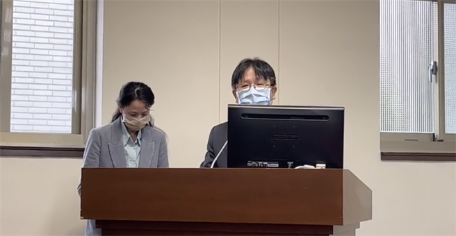 农委会畜牧处长张经纬表示，《动保法》明文规定应该每季都要检讨成效，务实来说，农委会每半年最少都会召开一次动保谘询委员会议，自己也都亲自主持，未来在委员会议上建议可将《动物福利白皮书》放入必然议案中每次检讨。（取自立委洪孟楷脸书直播）