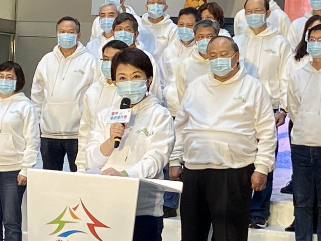 台中市長盧秀燕就職屆滿三年，21日率市府團隊向市民報告施政成果。（盧金足攝）