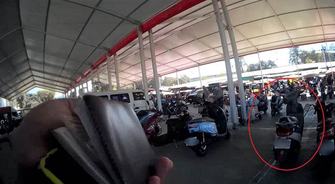 70岁的黄姓男子日前早上至东区復兴路一带返家时却遍寻不着机车，报警求助，警方研判其应是记错停放位置，果真在距离500公尺处顺利找到机车。（台中市第三分局提供／冯惠宜台中传真）