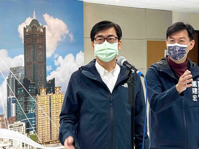 高雄市长陈其迈表示，囤房税将增加3亿税收，会投入青年租金补贴等，解决民眾住的问题。（柯宗纬摄）