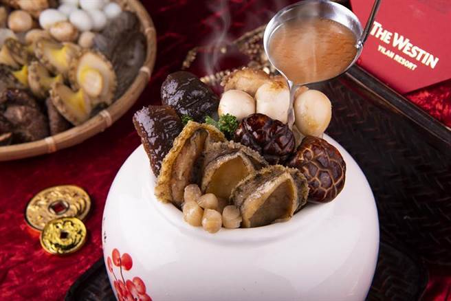 宜兰力丽威斯汀极品佛跳墙以高汤精心煨制六小时，香气四溢，汤头清鲜顺口。图／宜兰力丽威斯汀酒店提供
