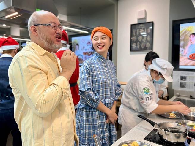 刘亮佐、赵小侨举办创意料理大赛，吸引台北海大学生热情参与。（台北海大提供）