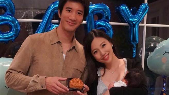 王力宏与李靓蕾。（图／微博@王力宏）