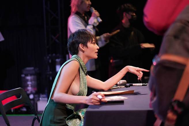 女星兼歌手祈锦鈅。(图/摘自 祈锦鈅 脸书)
