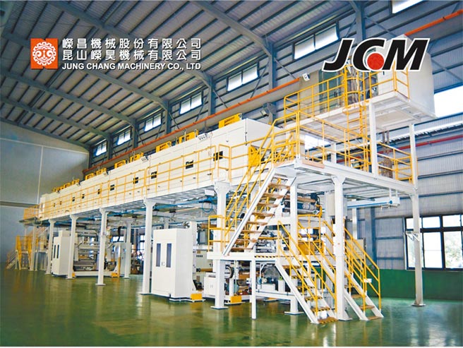 嵘昌无尘涂布设备符合1000级的无尘标准，配合高速涂布及无尘作业，独家设计飘浮式烘箱，凌驾国际大厂。图／嵘昌公司提供