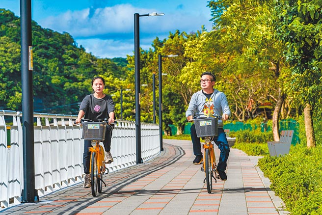 全新的瑞芳区龙川步道，可欣赏基隆河美景与周边山景。（新北市高滩处提供／叶德正新北传真）