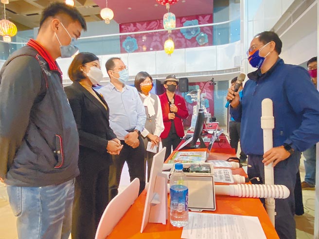 「雲林縣數位農業行動平台」，培養「科技農民」提升競爭力。（張朝欣攝）