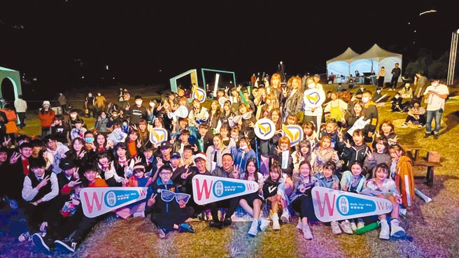 高市府青年局18日、19日一连2天在高雄市立美术馆推出青创特展，吸引2000人参与。（柯宗纬摄）