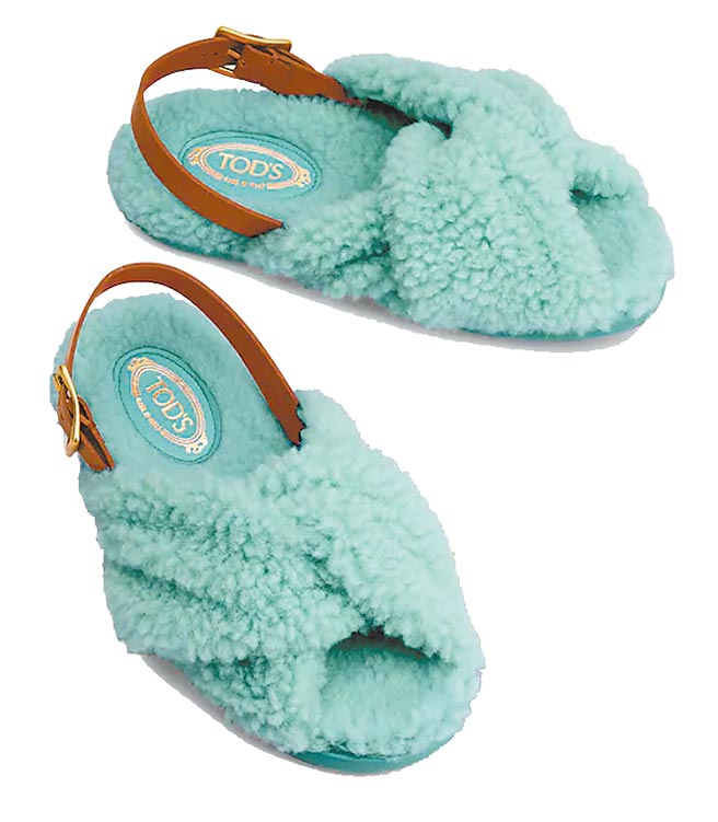 Tod's 皮革羊绒蓝色凉鞋1万9200元。（Tod's提供）