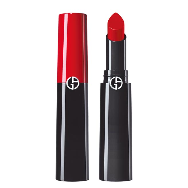 Giorgio Armani运用双重精油，为唇部注入奢华「缎面润唇油」带来润唇效果，「LIP POWER奢华丝缎订制唇膏」明星色号405是许多名人贵妇爱用色，1400元（见图）。（Giorgio Armani提供）