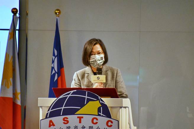 蔡總統22日表示，公投結果顯示台灣人民支持政府現在的施政方向。（盧金足攝）