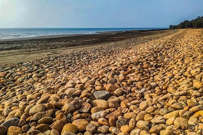 垃圾島嶼蛻變之路／重建海岸線，啟動觀光願景。(圖/羅浚濱攝)