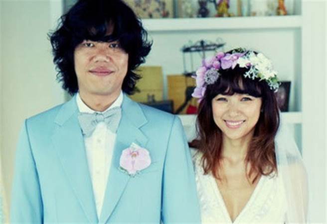 李孝利与丈夫李尚顺结婚8年罕见在镜头前透露吵架内幕。（图／NAVER）