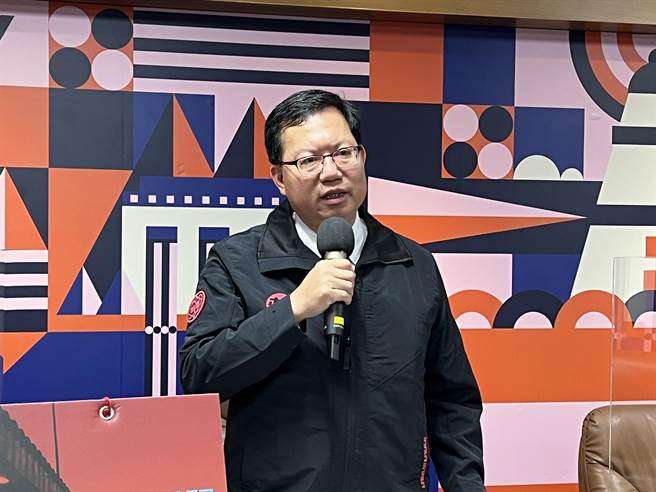 桃園某防疫旅館爆群聚，有部分房客遭波及再次被隔離，桃園市長鄭文燦22日宣布要發慰問金每人每天1000元。(蔡依珍攝)