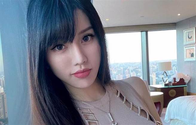 李靚蕾指控王力宏偷吃，By2妹Yumi第一時間就被捲入風波。（圖截自IG/yumisecrets）