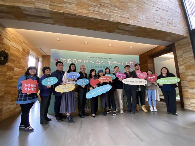 台中「張老師」用「陪伴」為基礎，推出多元的「青少年支持服務」。（盧金足攝）