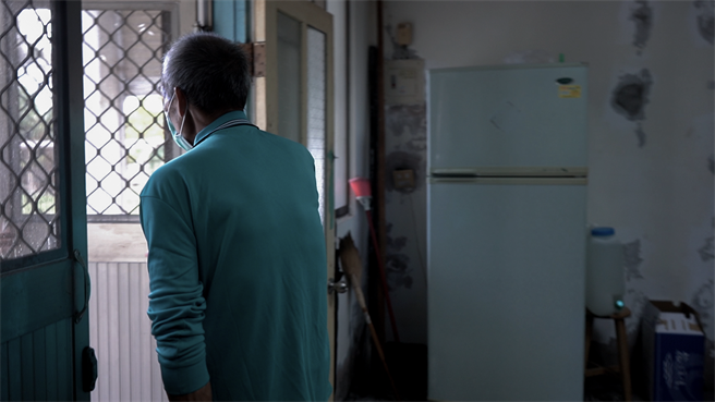 居住在偏乡地区的银髮癌友，除了得面对辛苦的治疗之路，其中隐含的交通成本更是雪上加霜。非当事人，为情境照。（台湾癌症基金会提供）