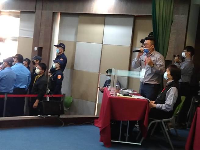 大兆公司召开地方说明会，形成居民和大兆各唱各调的局面。（林雅惠摄）