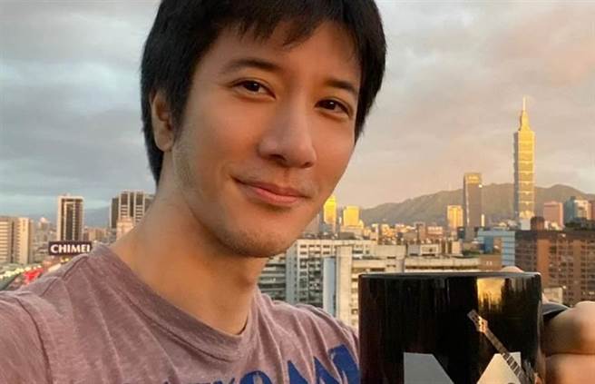 一名網友表示，王力宏當初若不提離婚，可能現在就沒事了。（圖／翻攝自王力宏IG）