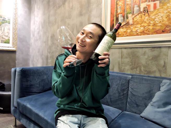 浩子將報考第2級品酒師證照。（東森提供）