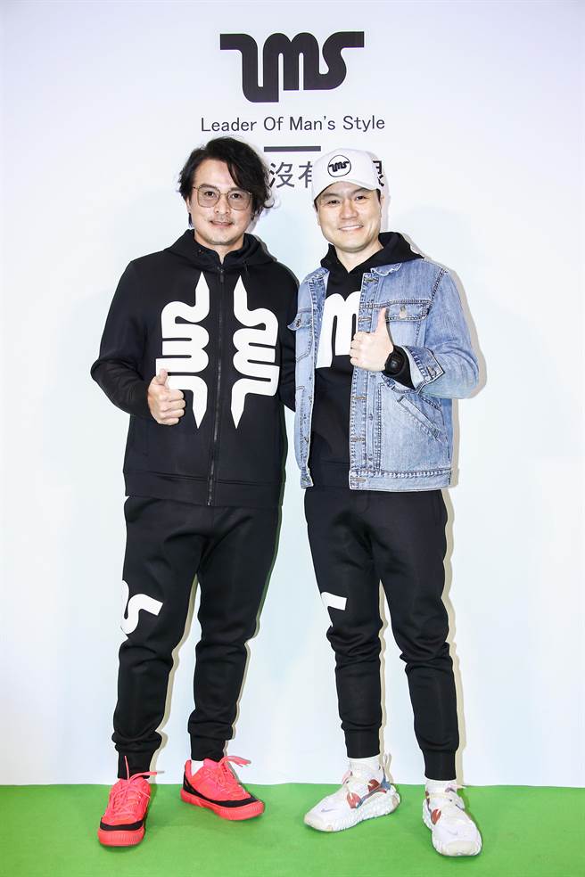 李铭顺（左）跟李铭忠过年将会在台度过。（罗永铭摄）